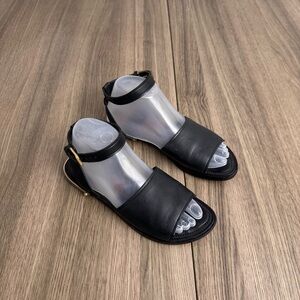 Dolce Vita Black Leather Sandals Size 7 Gold Detail Ankle Strap Chic
